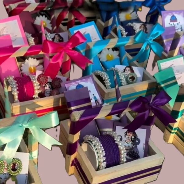 Elegant Wooden Gift Hampers – The Ultimate Festive Bundle